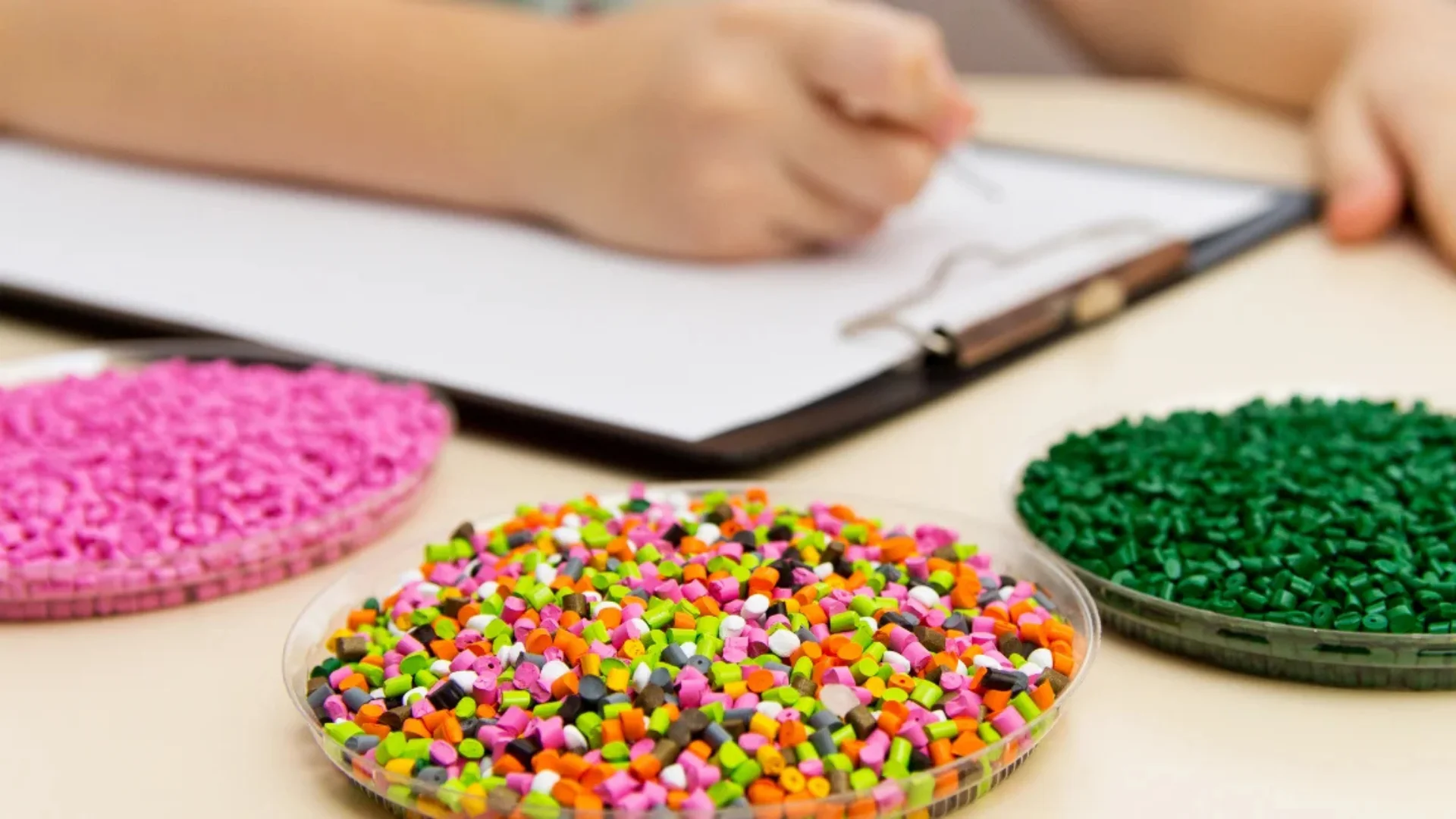 PET (Polyehylene Terephthalate)